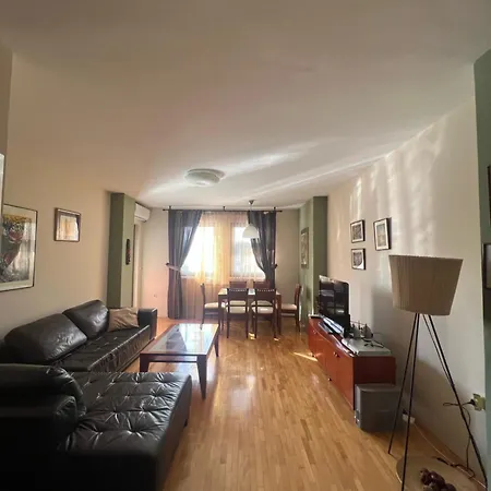 Cozy, Modern In The Center Of The City! Üsküp