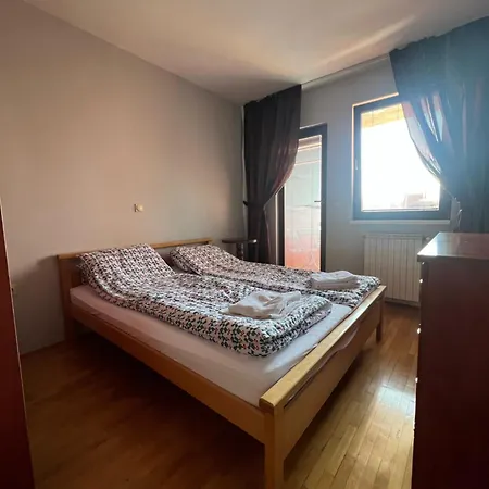 Cozy, Modern In The Center Of The City! Apartment *